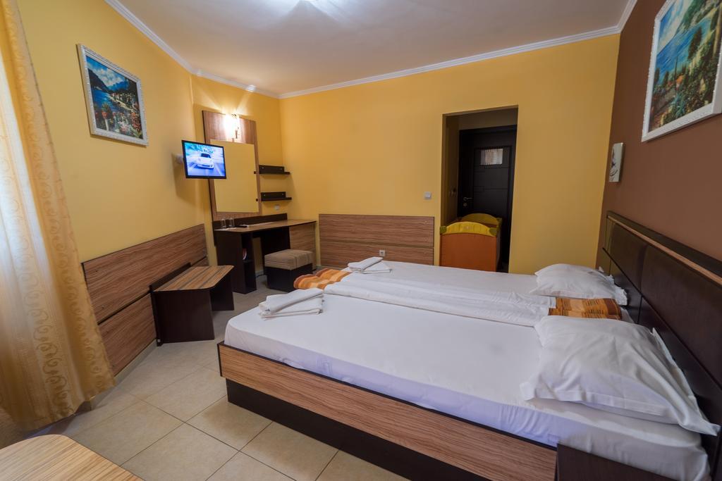 Hotel Luxor Lozenets Esterno foto
